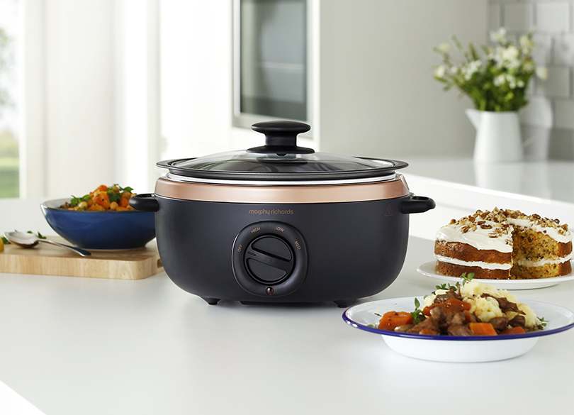 Morphy richards sear and stew slow 2025 cooker 460016 black and rose gold